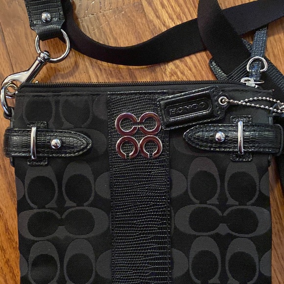 Authentic Coach crossbody bag - Picture 3 of 8